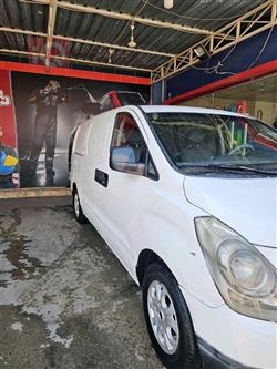 Hyundai H-1